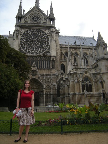 Rachel Macfarlane in front of Notre Dame de Paris